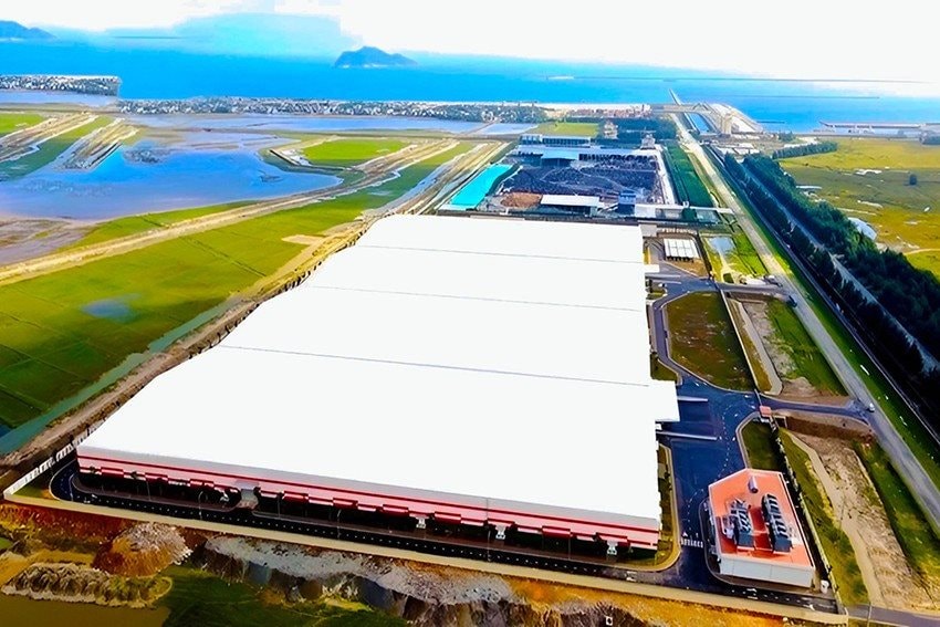 Điện mặt trời quy mô lớn sẽ đồng loạt triển khai cho các nhà máy VinFast và nhà máy pin: Giá trị cực lớn! - Ảnh 1