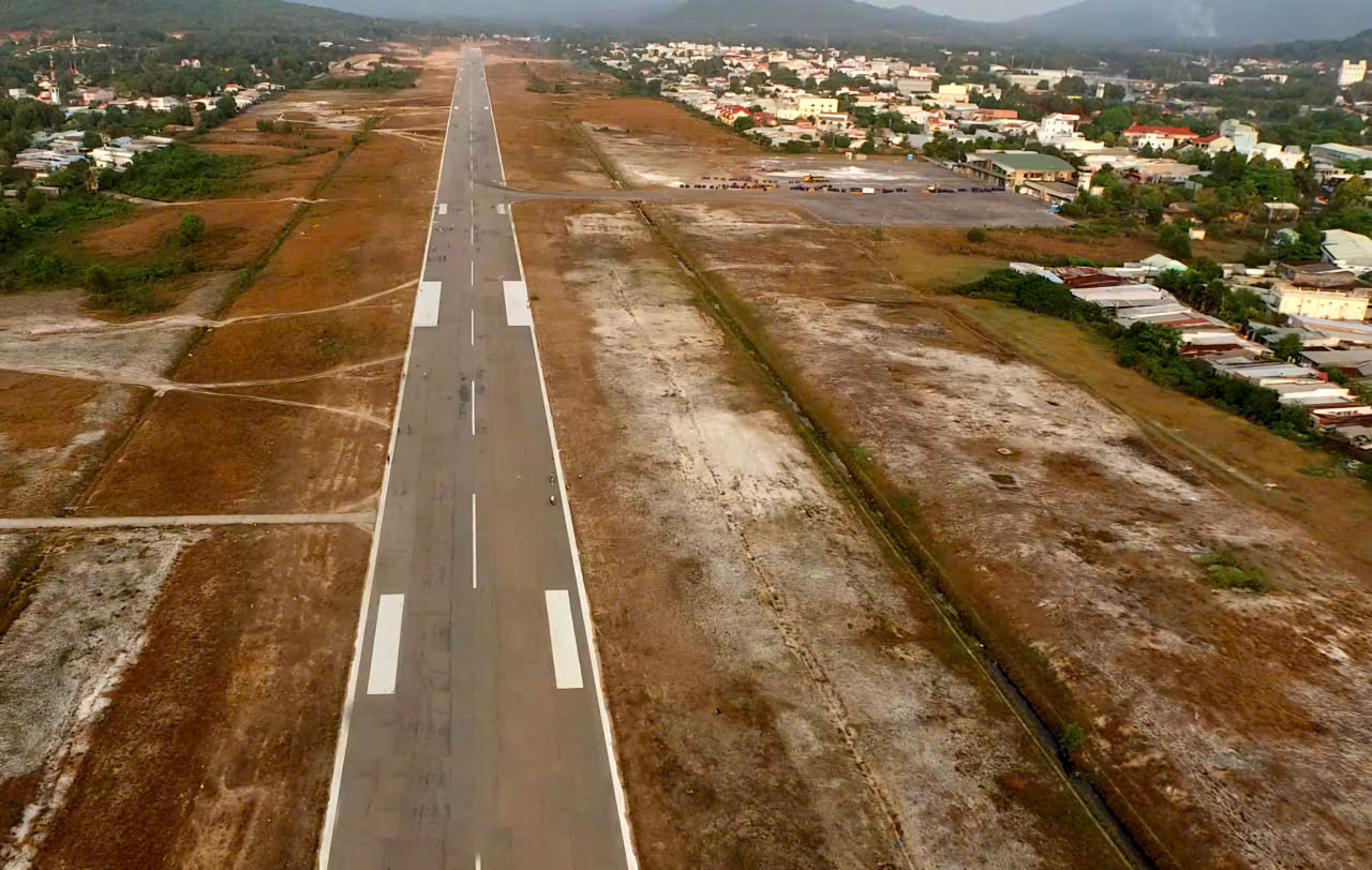 CLIP: Cận cảnh khu đất sân bay cũ ở Phú Quốc được bán đấu giá 35.000 tỉ đồng - Ảnh 4