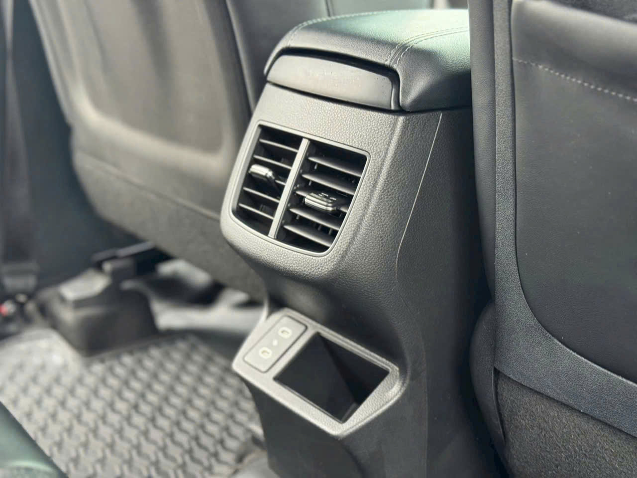 Kia Seltos "dọn kho" giảm giá tới 95 triệu đồng, giá bản giữa nay tiệm cận 'đàn em' Sonet - Ảnh 7