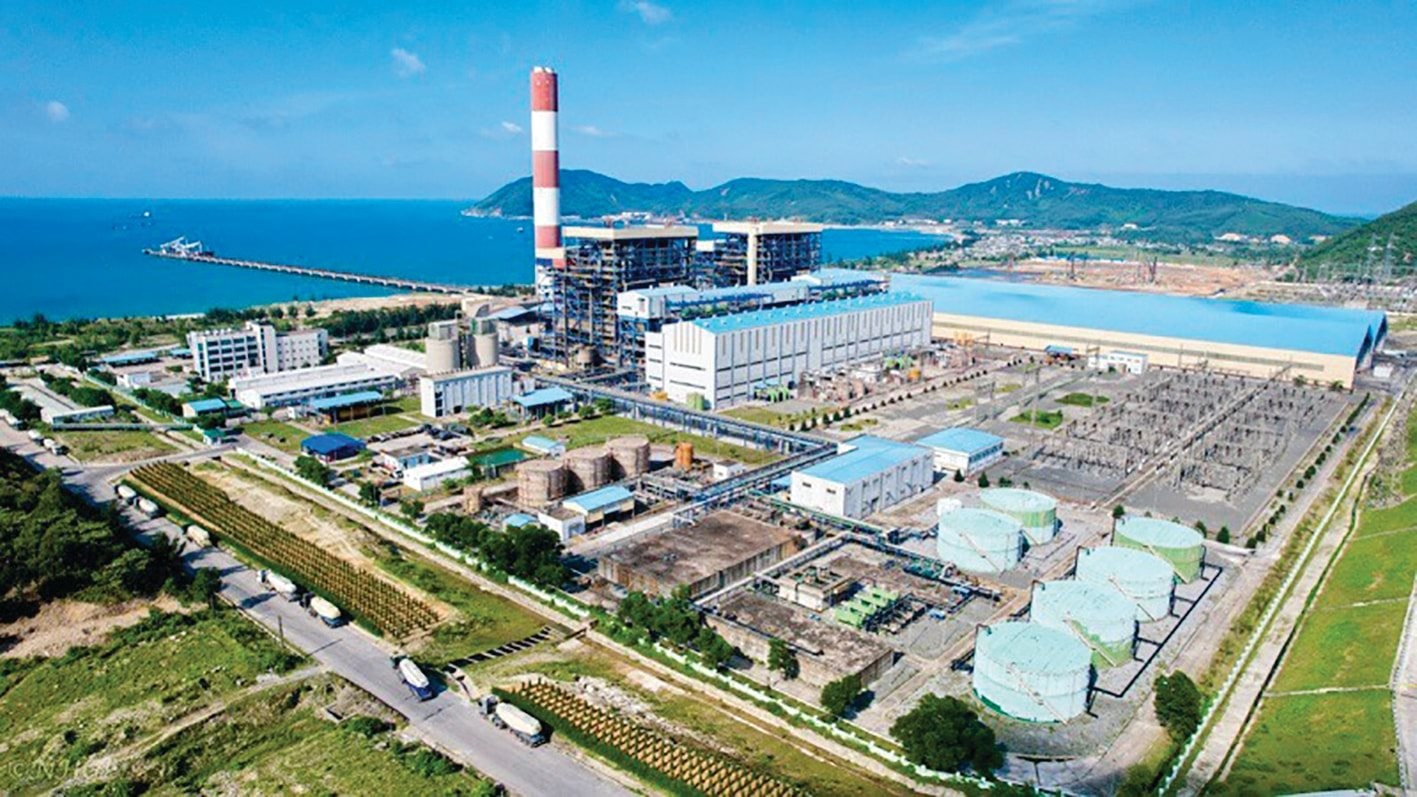 Điện mặt trời quy mô lớn sẽ đồng loạt triển khai cho các nhà máy VinFast và nhà máy pin: Giá trị cực lớn! - Ảnh 2