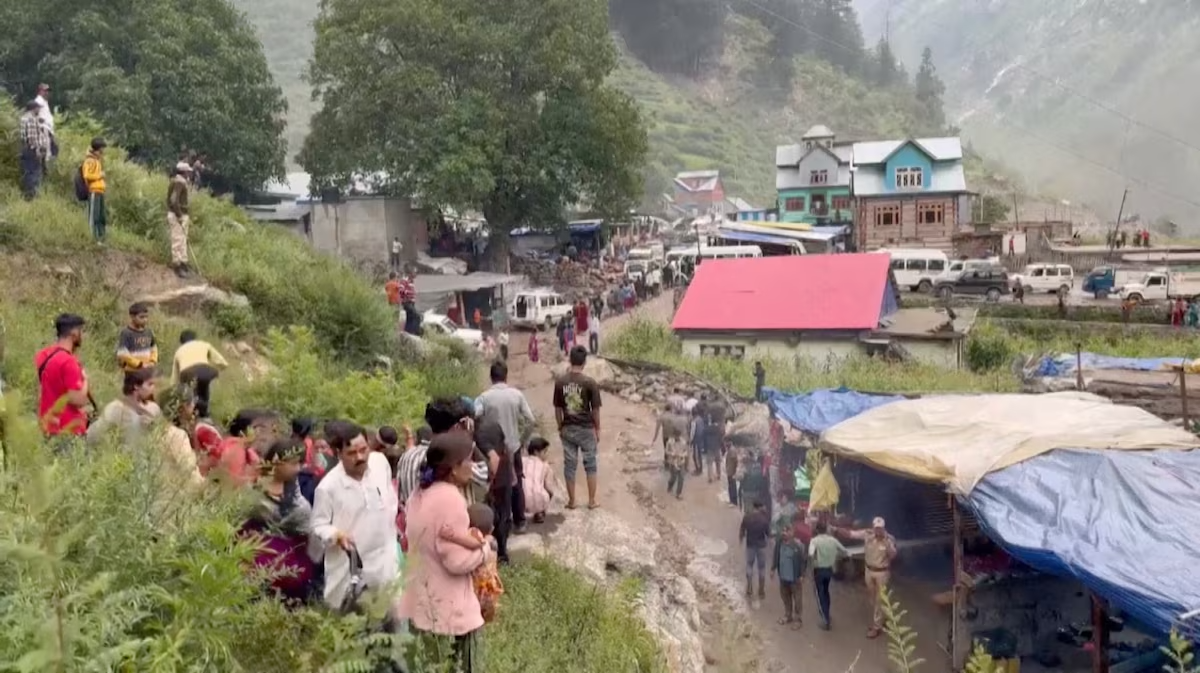 Người dân đang ăn trưa thì bị cuốn trôi: Lũ quét kinh hoàng khiến ít nhất 56 người chết, 80 người mất tích ở Ấn Độ - Ảnh 4