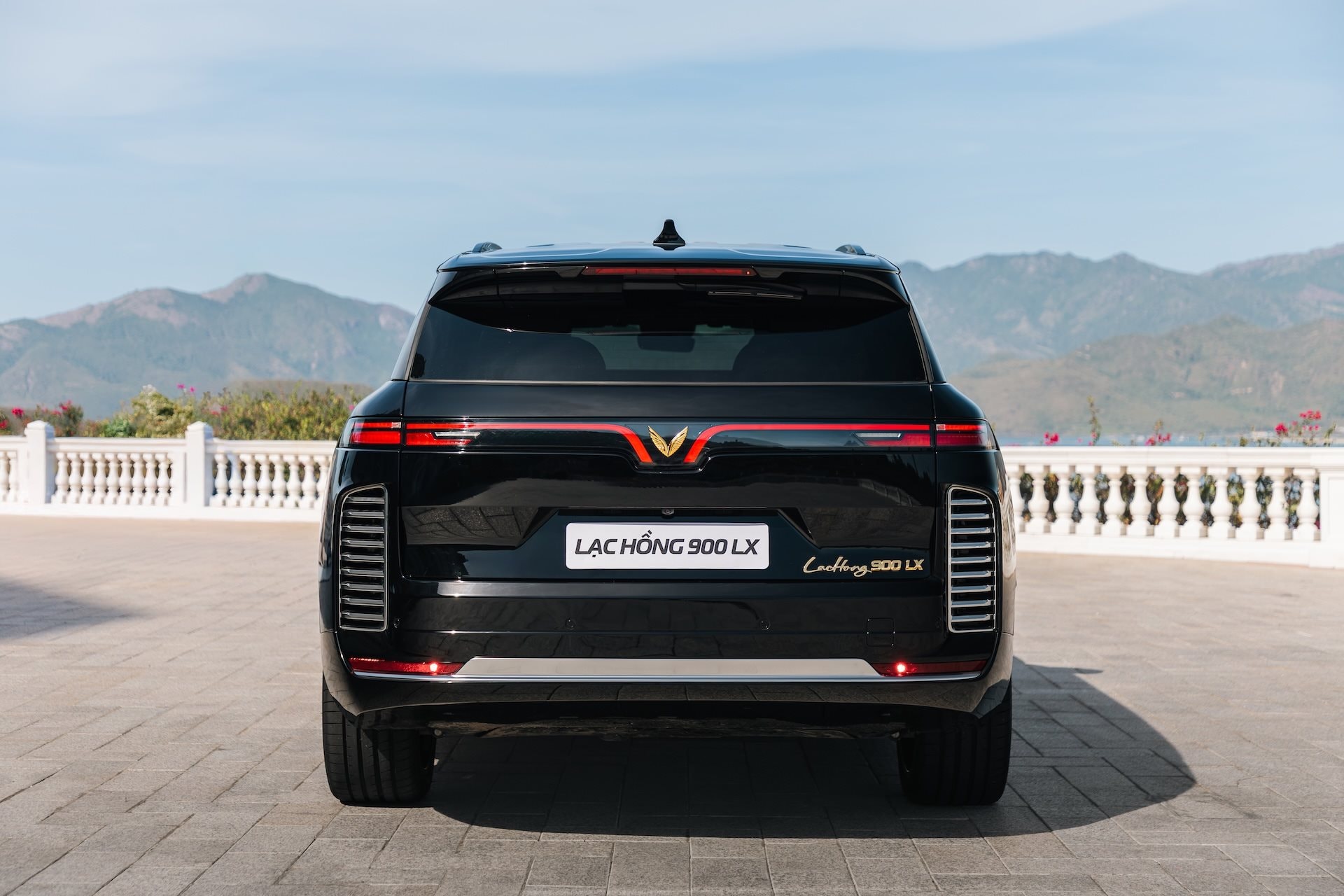 Lộ diện Lạc Hồng 900 LX chống đạn, chuyên đưa đón nguyên thủ quốc tế tại Đại lễ kỷ niệm 80 năm Quốc Khánh - Ảnh 2