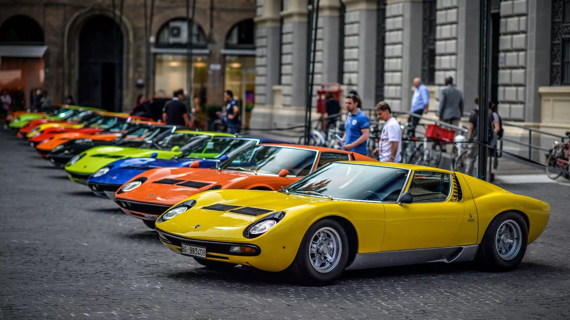 Mua một chiếc xe 'second-hand' giá 250 triệu, cất kỹ trong nhà 40 năm không ra đường 1 bước - người đàn ông giờ phát tài khi 'báu vật' này được trả giá 25 tỷ đồng - Ảnh 2