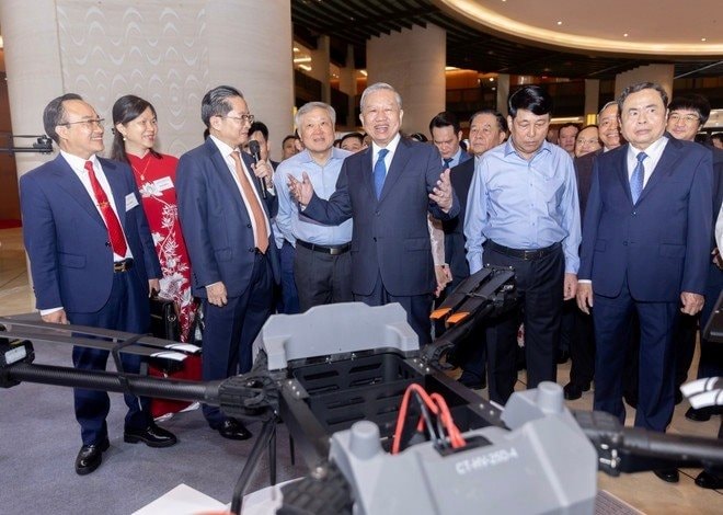 DN được Thủ tướng khen vì xuất khẩu 5.000 UAV vừa phô diễn loạt siêu phẩm mới, tải trọng tới 200kg - Ảnh 3