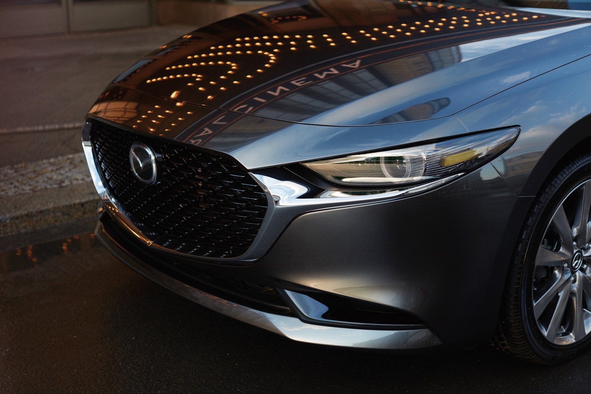 Mazda3 2026 ra mắt: Nhiều điểm hơn hẳn bản đang bán ở Việt Nam, màn 10,25inch, mạnh tới 250 mã lực, ADAS ngay từ bản tiêu chuẩn - Ảnh 5