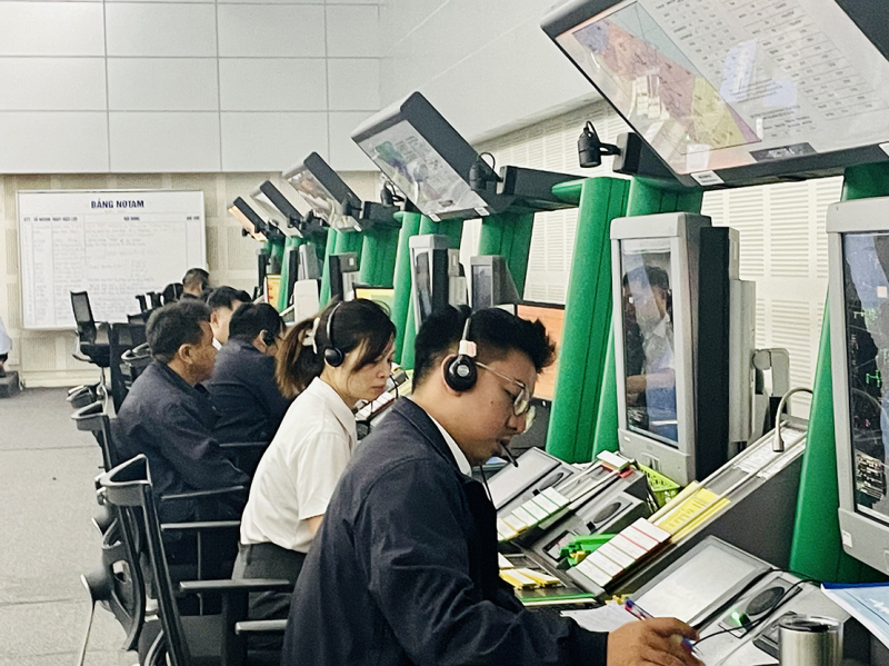 Hãng hàng không "vạ lây" vì thời tiết - Ảnh 1