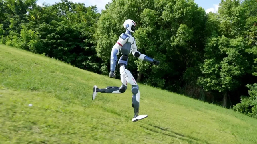 Mức giá thấp bất ngờ cho robot hình người có thể chạy, nhào lộn, đấm bốc - Ảnh 3