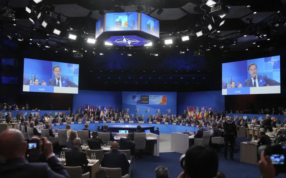 Tất cả thành viên NATO đạt chi tiêu quốc phòng ít nhất 2% GDP - Ảnh 1