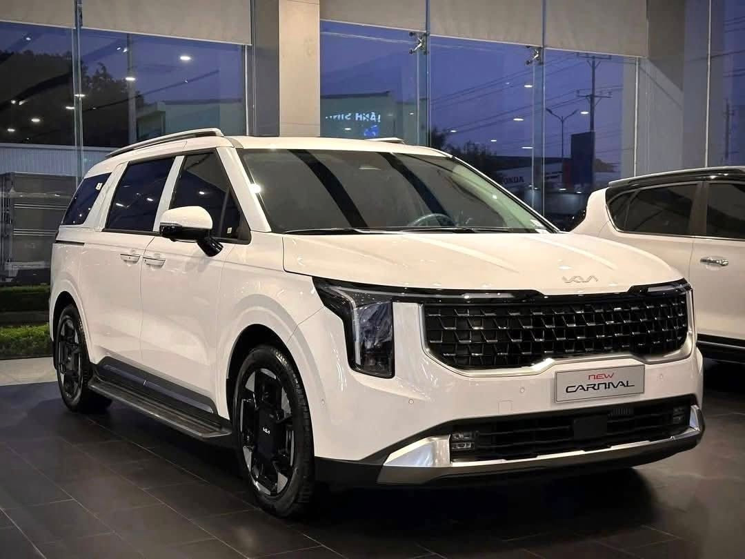 Loạt xe 7 chỗ đua giảm giá tại Việt Nam - Ảnh 4