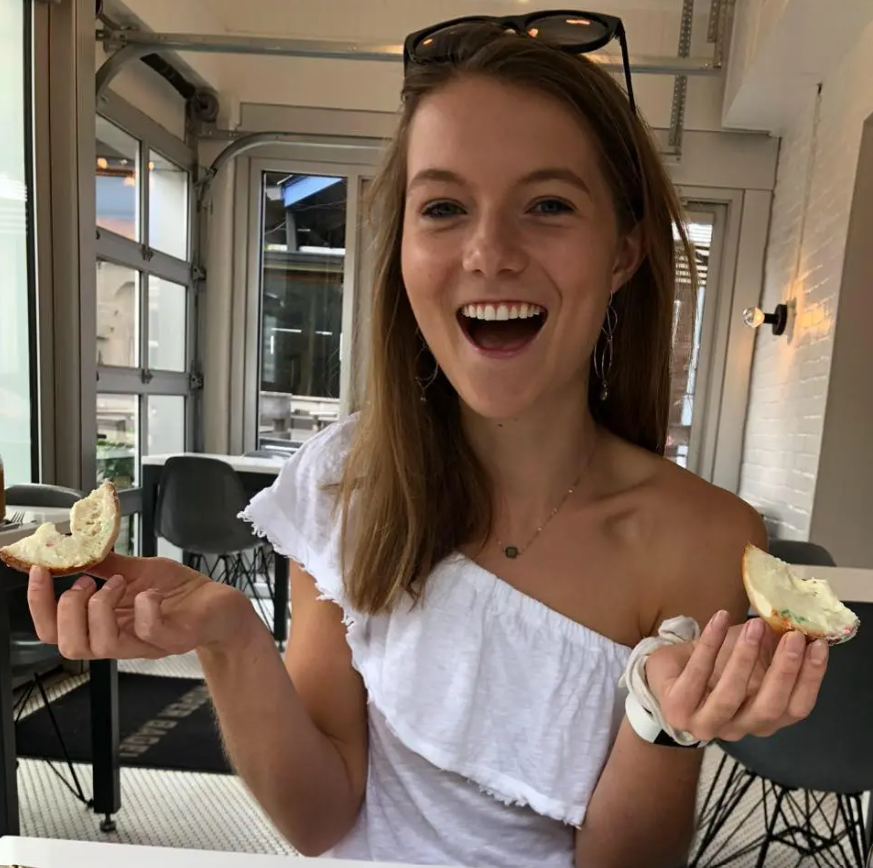 Danh tính bảo mẫu khiến con trai tỷ phú Mỹ bỏ vợ và 4 con: Từng là sinh viên đến làm thêm, ở chung nhà - Ảnh 3