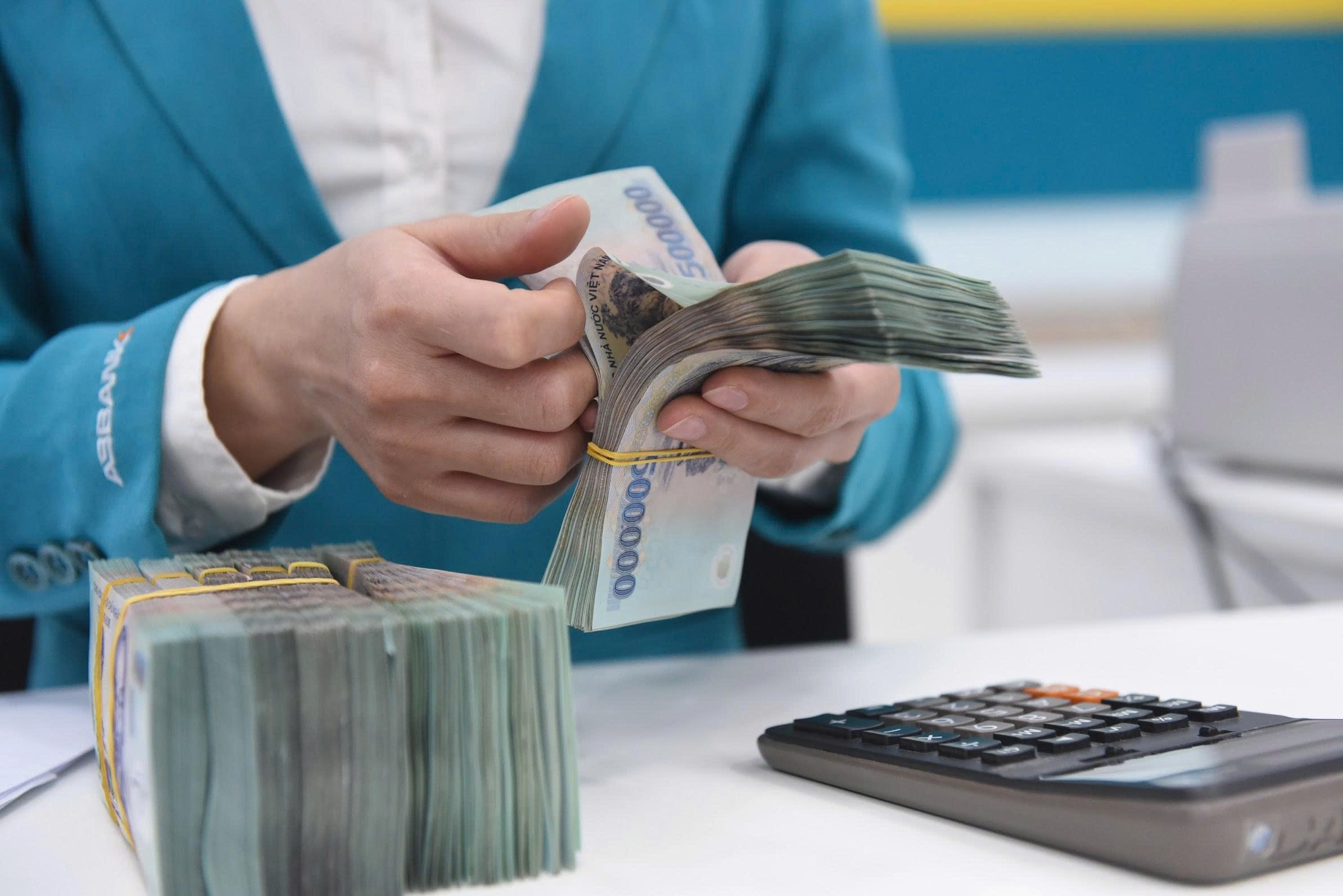 Muốn chia lợi nhuận bằng tiền mặt ngân hàng phải vượt qua '4 lớp vốn' - Ảnh 1