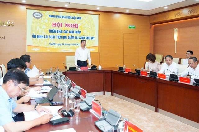 Chiều 4/8, Ngân hàng Nhà nước họp với các ngân hàng thương mại về vấn đề lãi suất - Ảnh 2