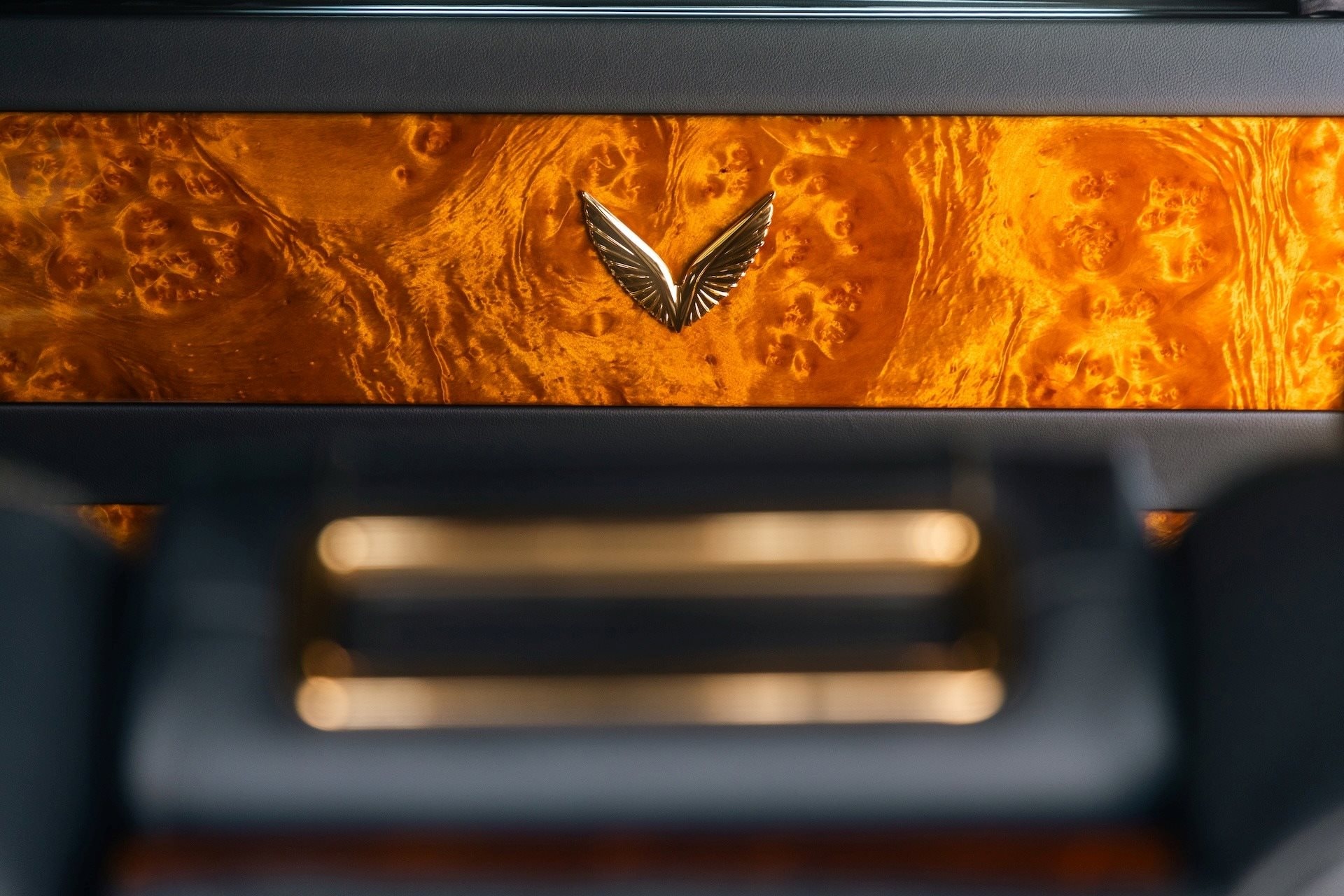 Lạc Hồng 900 LX của VinFast sở hữu chi tiết đắt giá bằng "vàng lộ thiên": Vô cùng quý hiếm - Ảnh 5