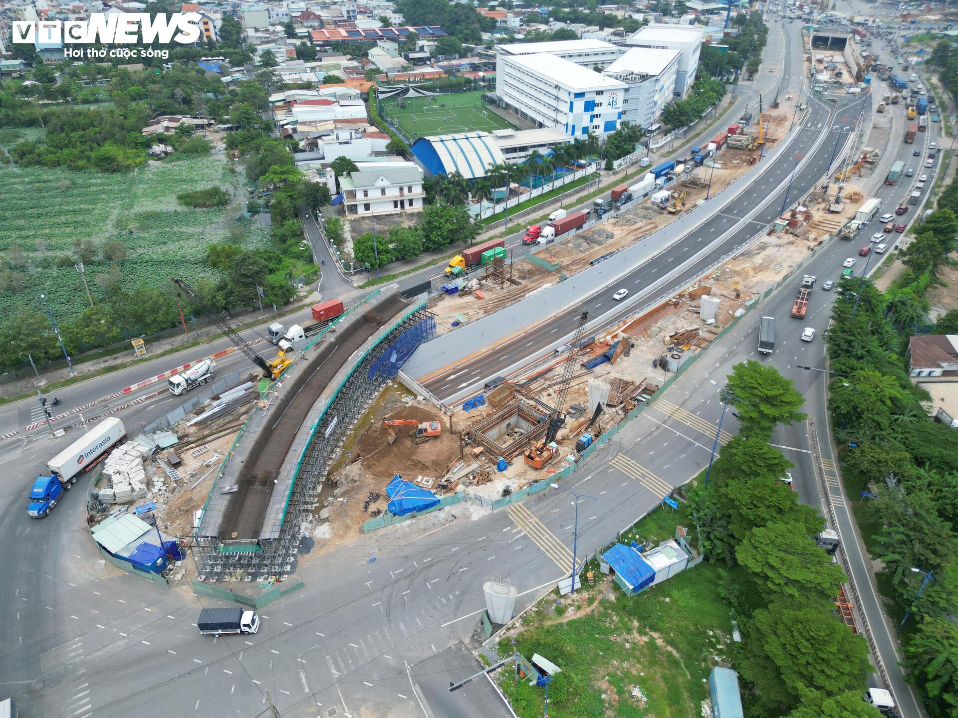 Cận cảnh dự án trọng điểm TP.HCM thi công ì ạch, dự kiến chậm tiến độ 1 năm - Ảnh 12