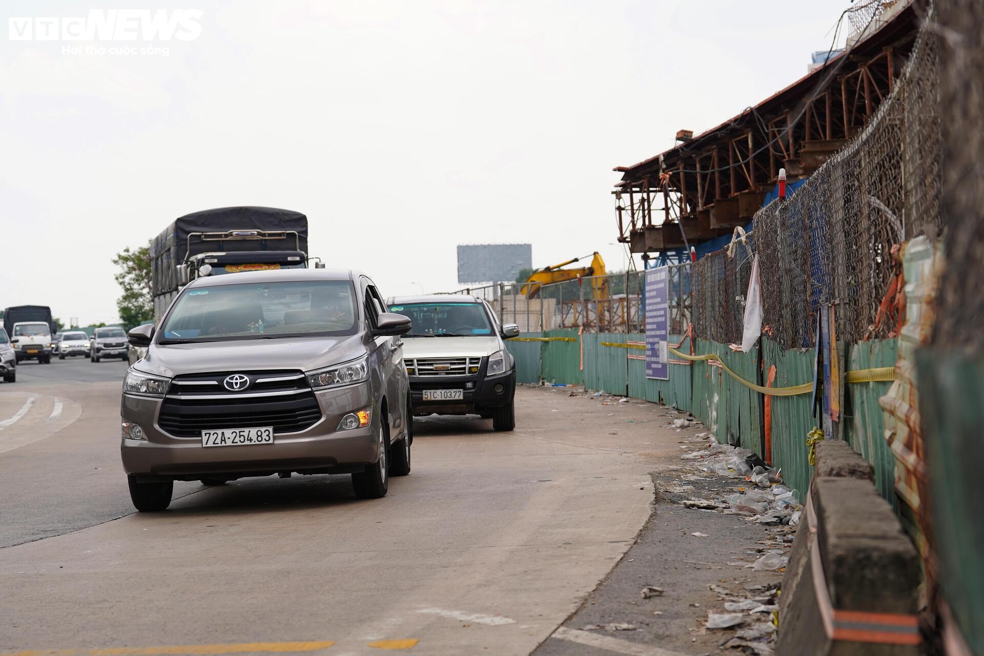 Cận cảnh dự án trọng điểm TP.HCM thi công ì ạch, dự kiến chậm tiến độ 1 năm - Ảnh 5