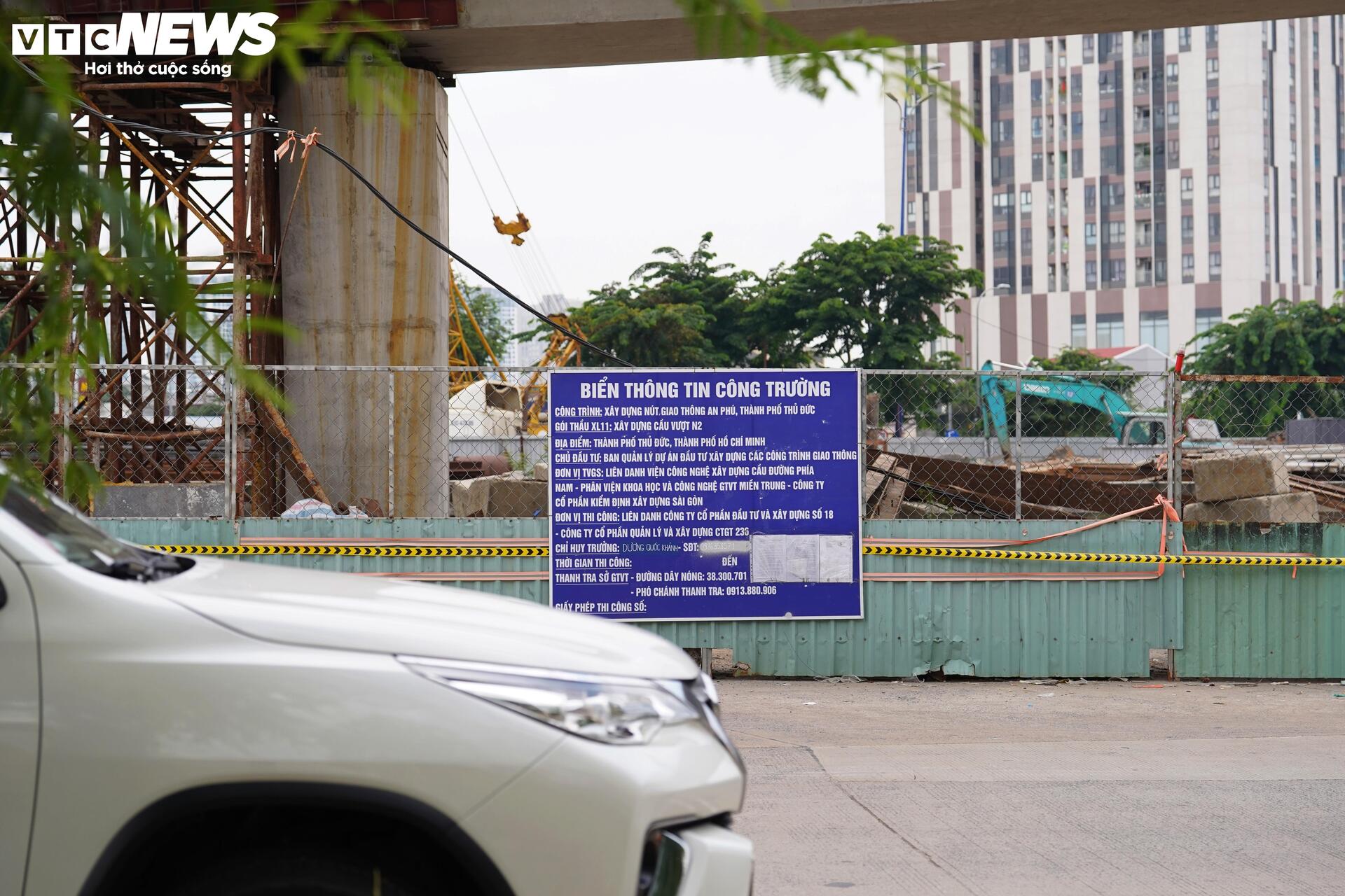 Cận cảnh dự án trọng điểm TP.HCM thi công ì ạch, dự kiến chậm tiến độ 1 năm - Ảnh 4