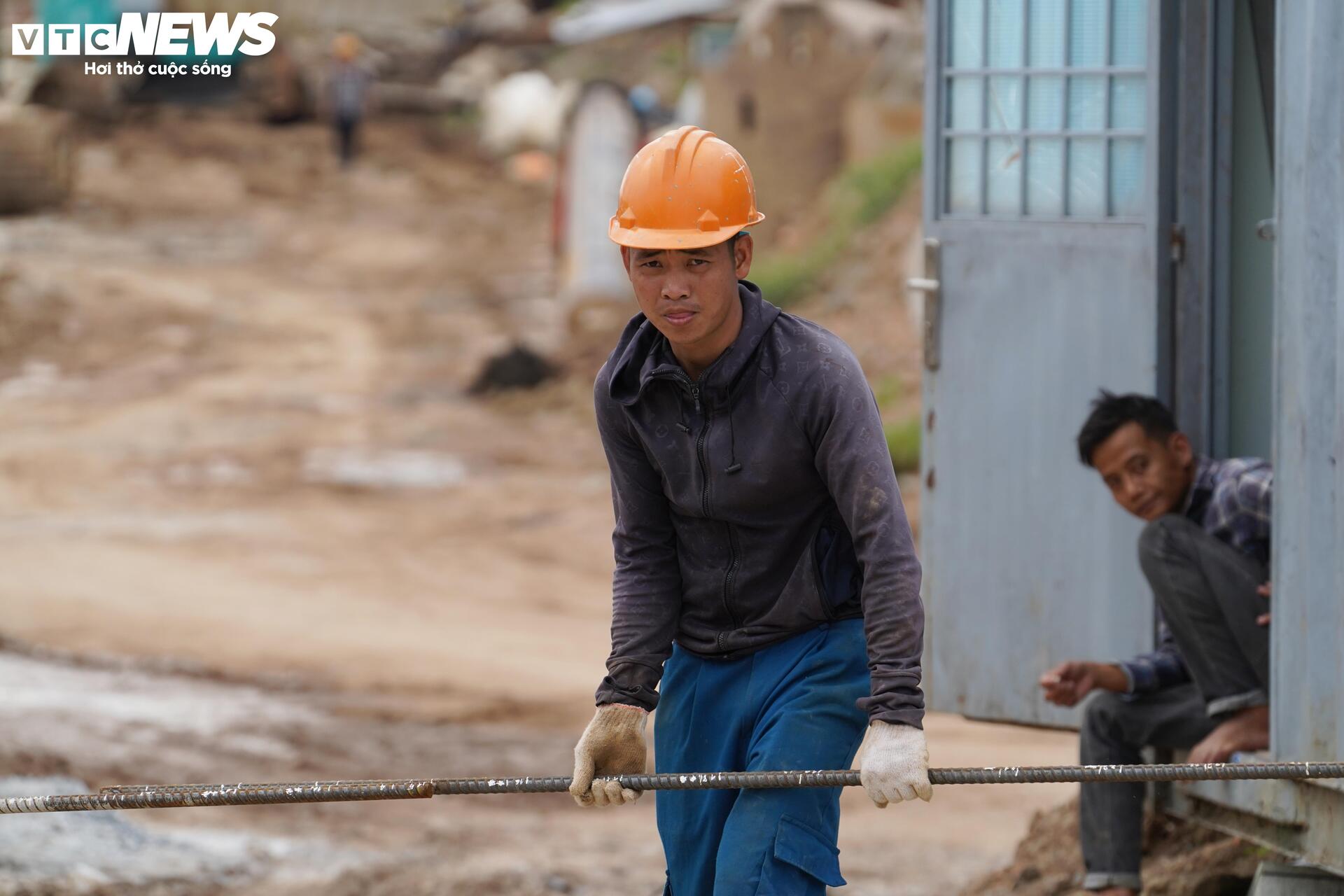 Cận cảnh 'đại công trường' nút giao phức tạp nhất Vành đai 3 - Ảnh 5