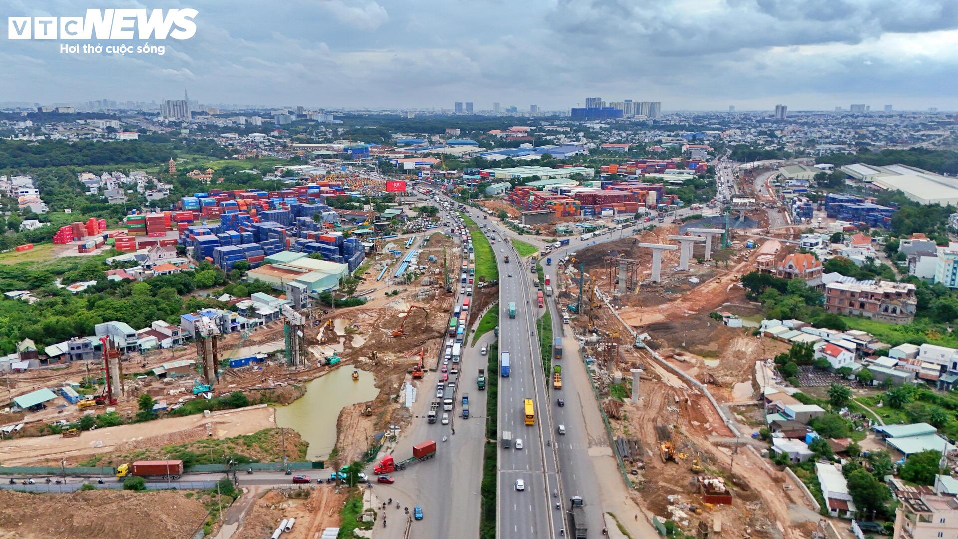Cận cảnh 'đại công trường' nút giao phức tạp nhất Vành đai 3 - Ảnh 15