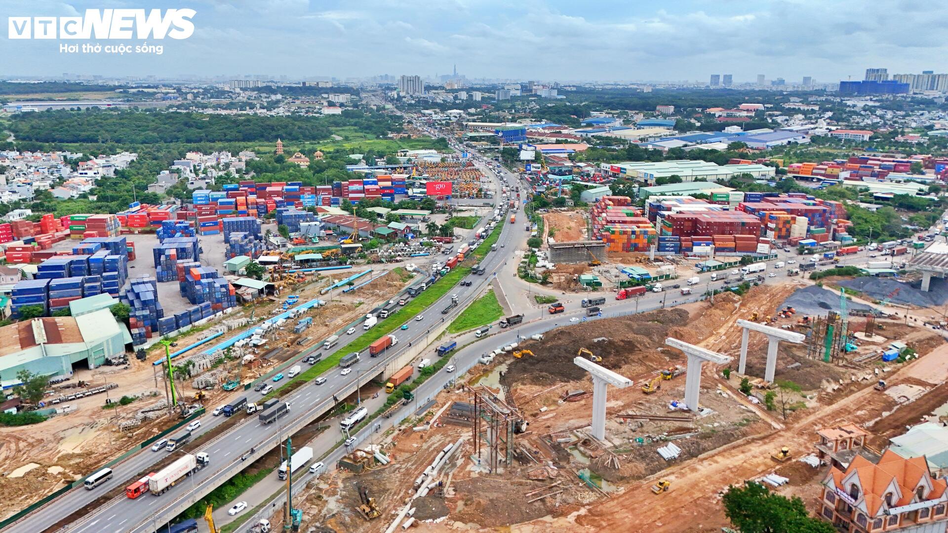 Cận cảnh 'đại công trường' nút giao phức tạp nhất Vành đai 3 - Ảnh 1