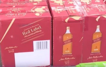 Rượu Chivas, Royal salute bị tịch thu, đấu giá hơn 1,4 tỷ đồng - Ảnh 2