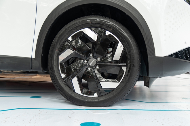 Chi tiết Omoda C7 tại Việt Nam: Đấu trực tiếp CR-V hybrid, giá dự kiến từ 839 triệu đồng - Ảnh 8