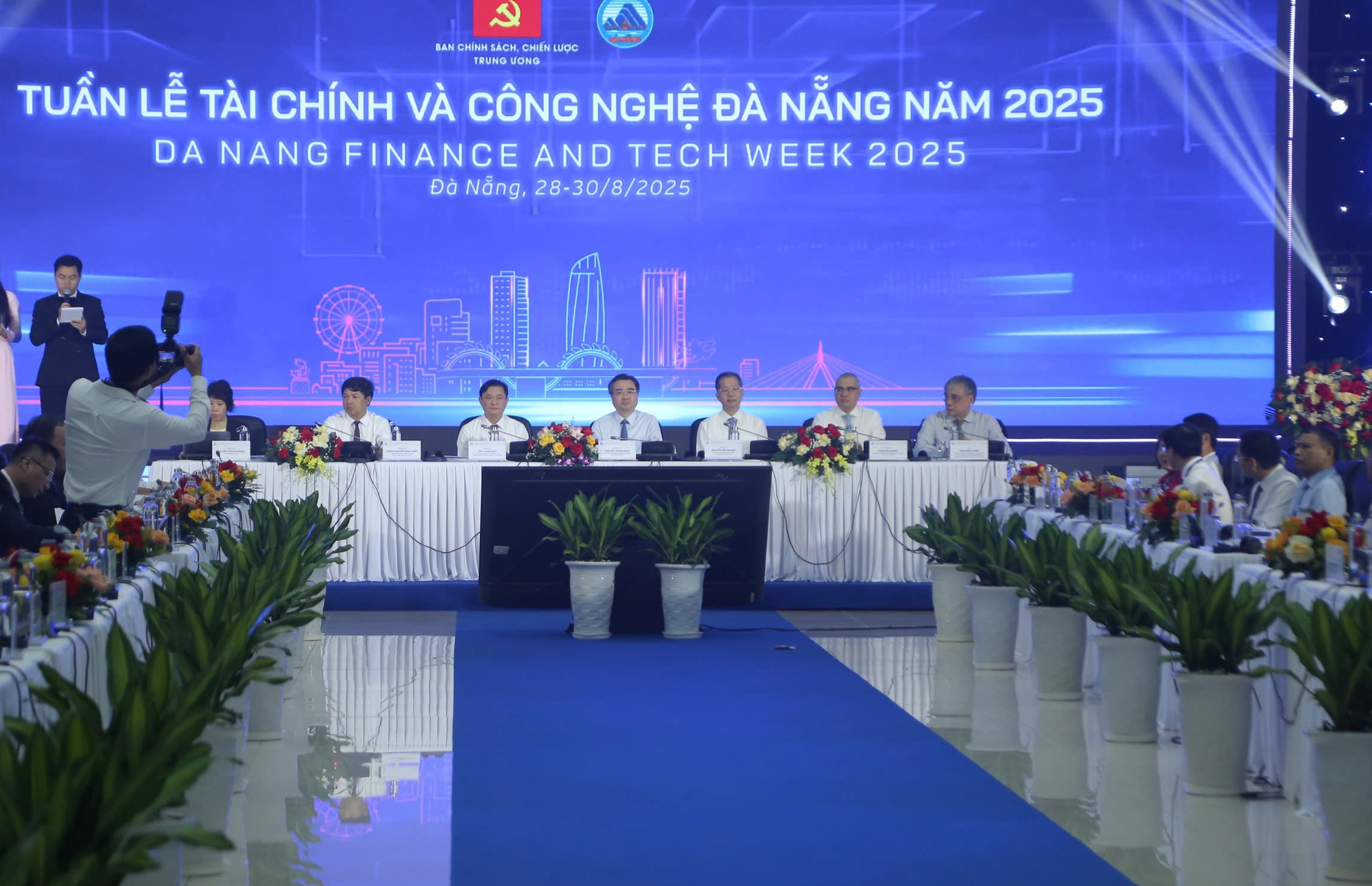 Ông Nguyễn Thanh Nghị: Đà Nẵng có thể trở thành trung tâm tài chính quốc tế hiện đại - Ảnh 2