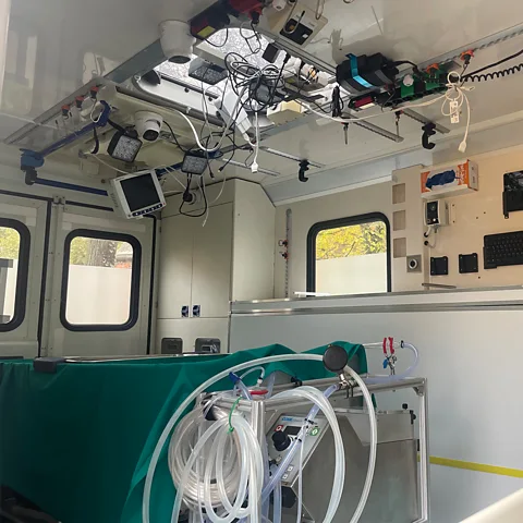 Không phải viễn tưởng: Gần 700 người đăng ký "đông lạnh" sau khi chết với giá 5,2 tỷ đồng/ca, chờ tương lai được hồi sinh - Ảnh 1