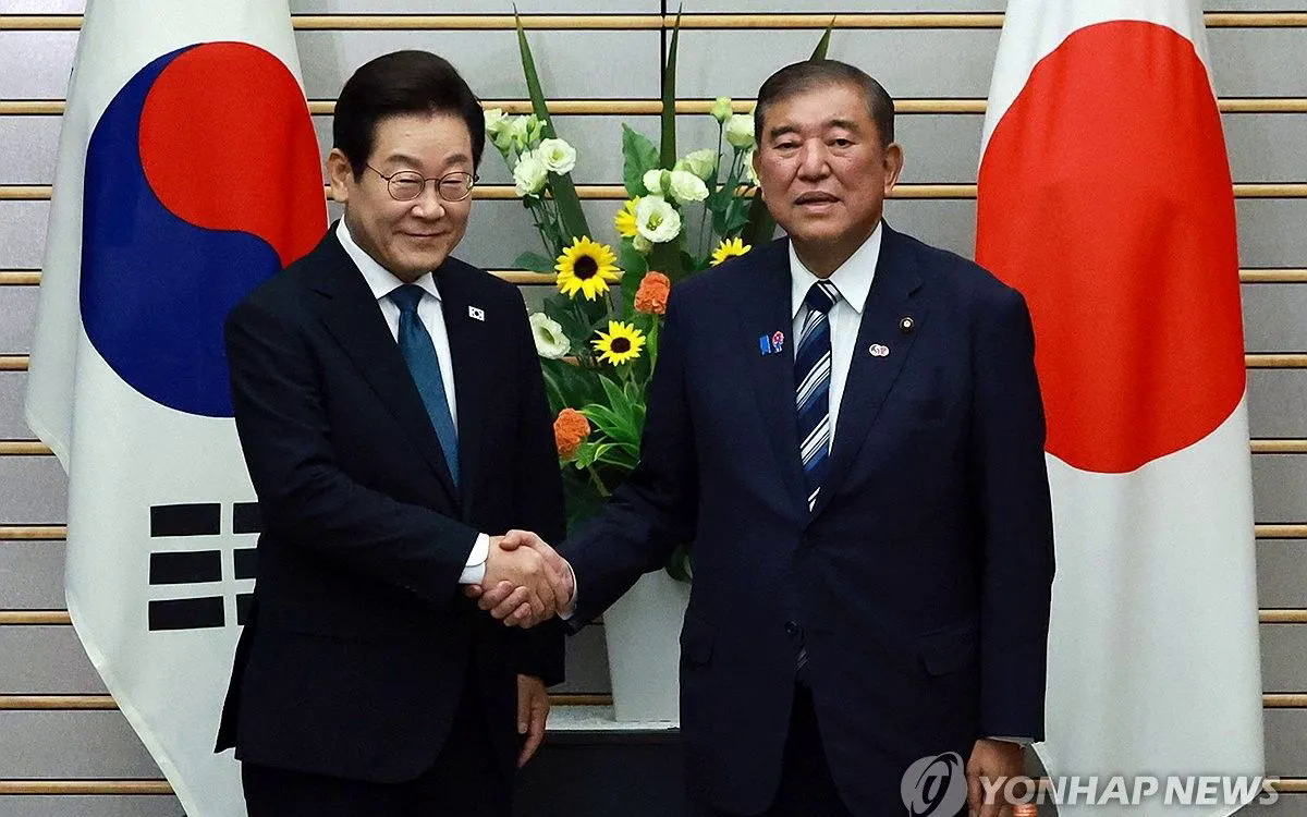 Tổng thống Hàn Quốc hội đàm với Thủ tướng Nhật Bản, nhất trí tăng cường hợp tác - Ảnh 1