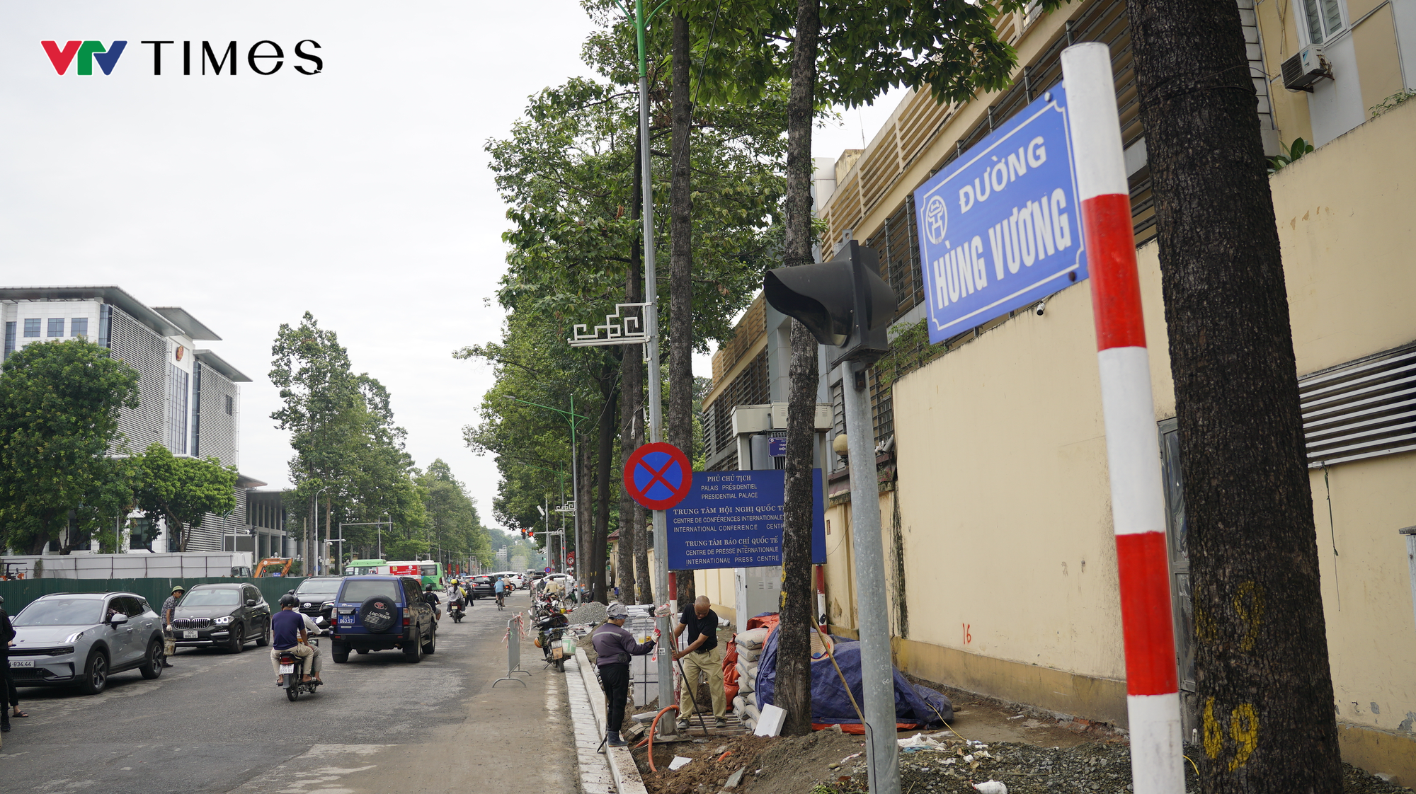 Tăng tốc thi công đường Hùng Vương trước thềm Đại lễ 2/9 - Ảnh 3