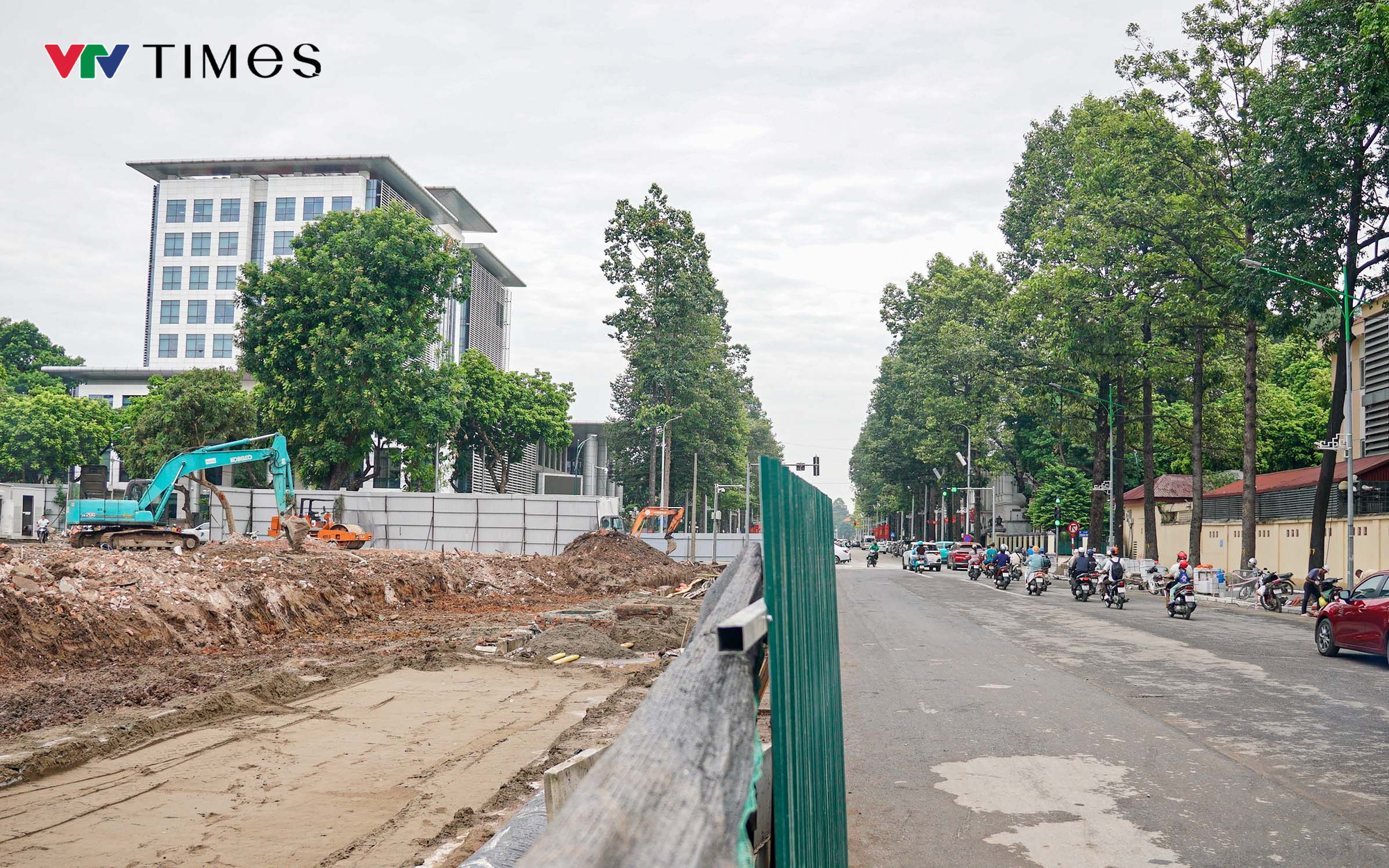 Tăng tốc thi công đường Hùng Vương trước thềm Đại lễ 2/9 - Ảnh 1