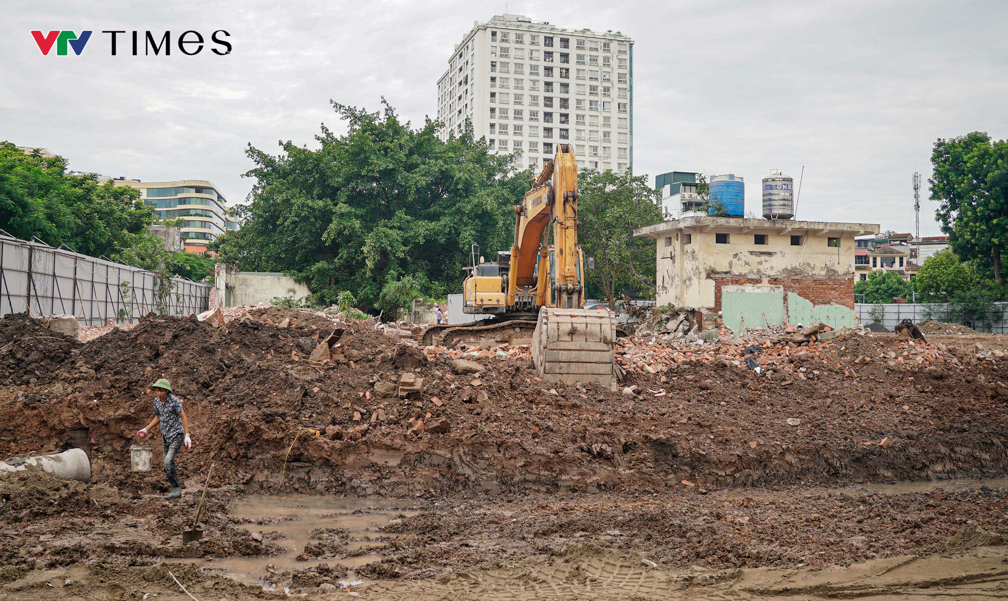 Tăng tốc thi công đường Hùng Vương trước thềm Đại lễ 2/9 - Ảnh 10