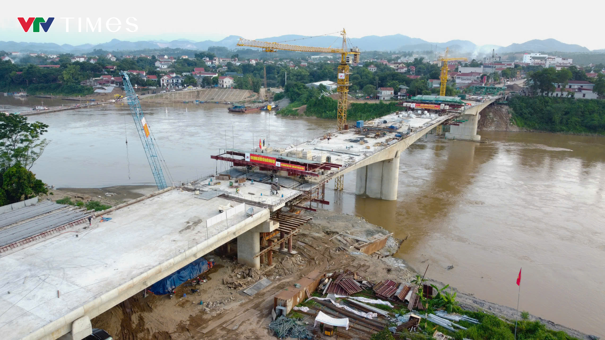 Phú Thọ: Cầu Phong Châu mới chuẩn bị hợp long sau gần 300 ngày thi công thần tốc - Ảnh 8