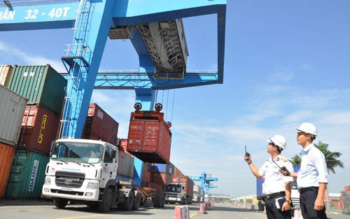 Xuất nhập khẩu lập kỷ lục mới, thặng dư thương mại vững chắc - Ảnh 1