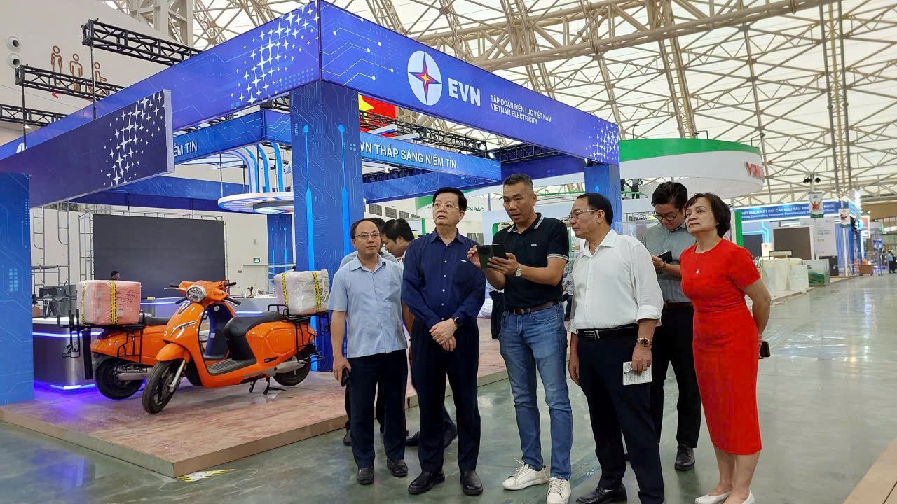 Chỉ 2 ngày nữa, Việt Nam chứng kiến một sự kiện chưa có tiền lệ, hơn 100 DN tham gia, có cả xe chống đạn - Ảnh 3