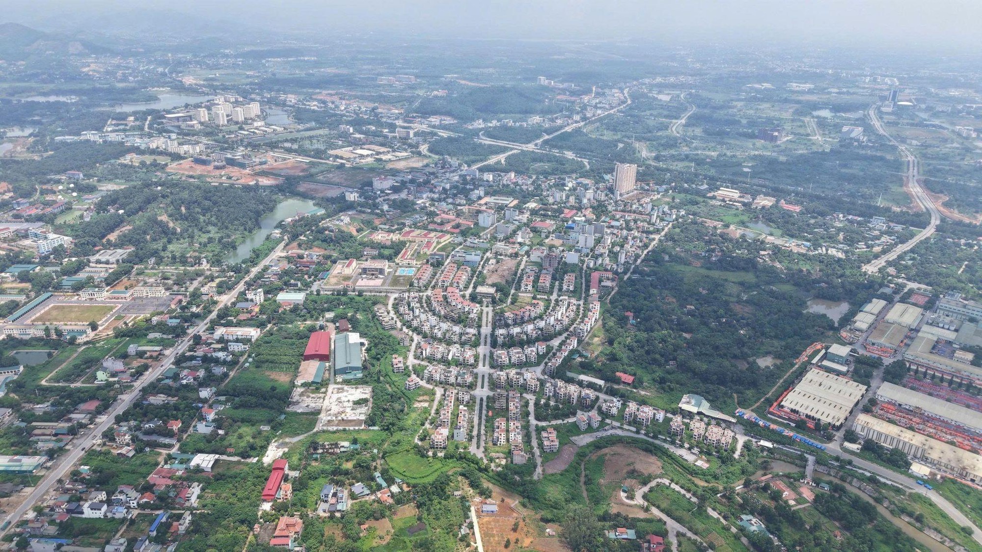 Hà Nội: Căn hộ cao cấp giá 5x triệu/m² - "Vùng trũng" hiếm hoi trên bản đồ giá - Ảnh 1