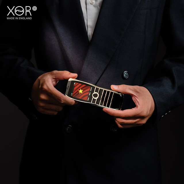 Lần đầu quốc kỳ Việt Nam xuất hiện trên điện thoại xa xỉ Anh Quốc XOR - Ảnh 2