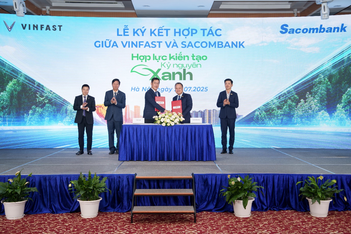 Sở hữu ngay xe điện với lãi suất cho vay hấp dẫn từ Sacombank - Ảnh 1
