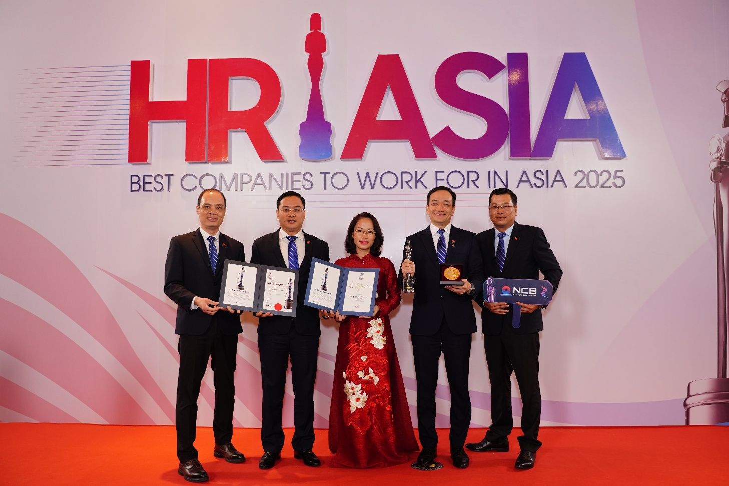 Ngân hàng NCB nhận cú đúp giải thưởng của HR Asia Awards 2025 - Ảnh 1