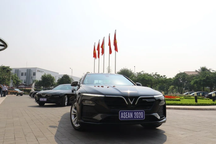 Từ VF8, VF9 mui trần đến Lạc Hồng 900 LX chống đạn, mạ vàng: Những chiếc xe VinFast nào đã xuất hiện trong các sự kiện trọng đại của quốc gia? - Ảnh 2