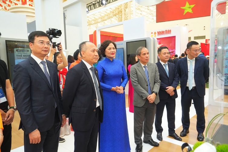 VIB đồng hành cùng Triển lãm “80 năm hành trình Độc lập – Tự do – Hạnh phúc”, giới thiệu Siêu hệ sinh thái tài chính cá nhân hóa - Ảnh 2