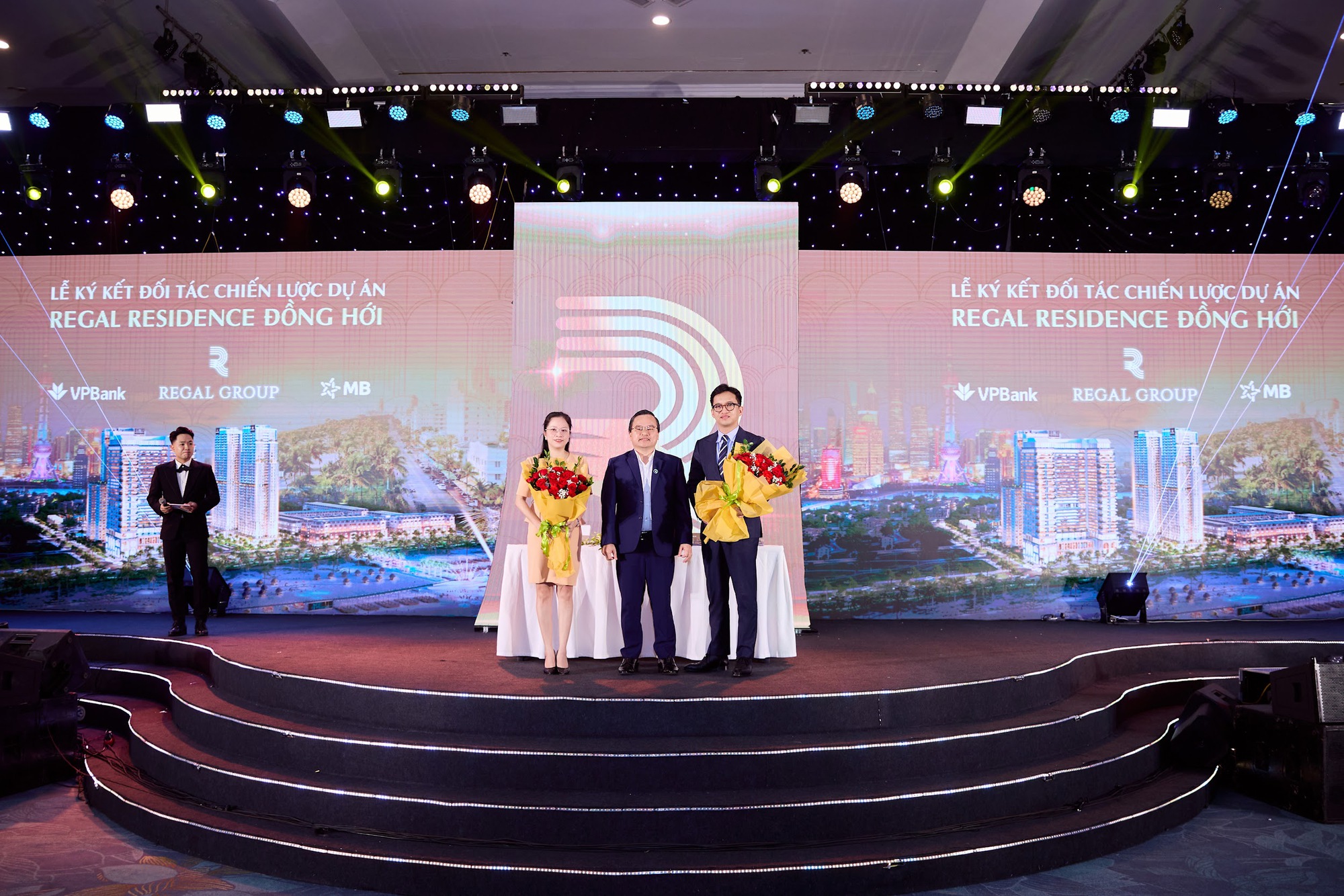 Gần 1000 khách hàng “tranh nhau” 300 căn hộ view biển tại Regal Residence Đồng Hới - Ảnh 2