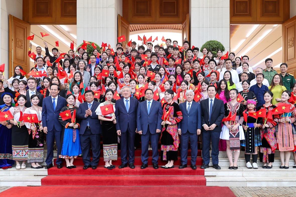 Agribank nhận Bằng khen của Thủ tướng Chính phủ trong chương trình “Cả nước chung tay xóa nhà tạm, nhà dột nát” - Ảnh 3