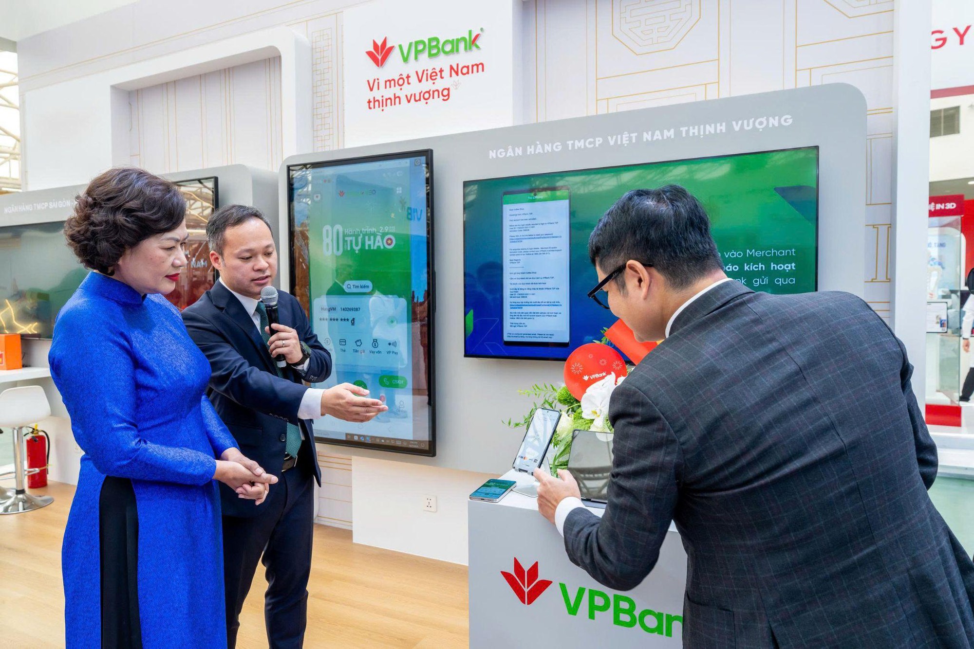 Thanh toán không chạm của VPBank: Điểm nhấn tiêu biểu trong ngành ngân hàng - Ảnh 3