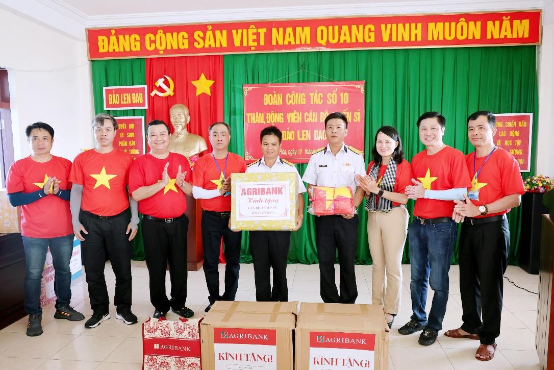 Agribank phát huy vai trò “Ngân hàng vì cộng đồng”, hướng tới an sinh xã hội - Ảnh 5