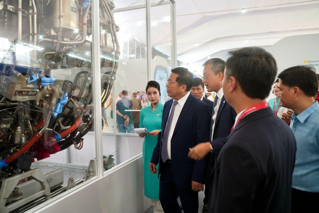 Dấu ấn Vietnam Airlines tại Triển lãm Thành tựu đất nước - Ảnh 5