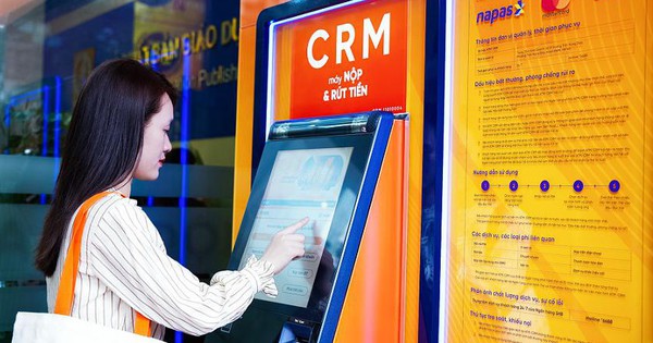 Máy CRM và bước đệm hợp kênh: Bài học từ Santander đến SHB