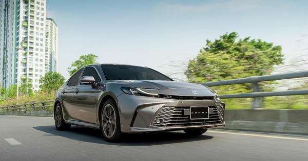Toyota Camry 2025 - vị thế khó lật đổ trong phân khúc D-sedan tại Việt Nam