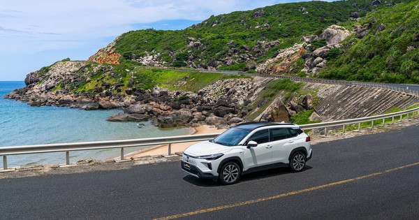 Đẩy mạnh dải sản phẩm xe xanh, Toyota tung hàng loạt “deal hời” trong tháng 8