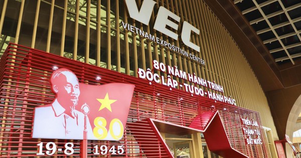 Dấu ấn Vietnam Airlines tại Triển lãm Thành tựu đất nước