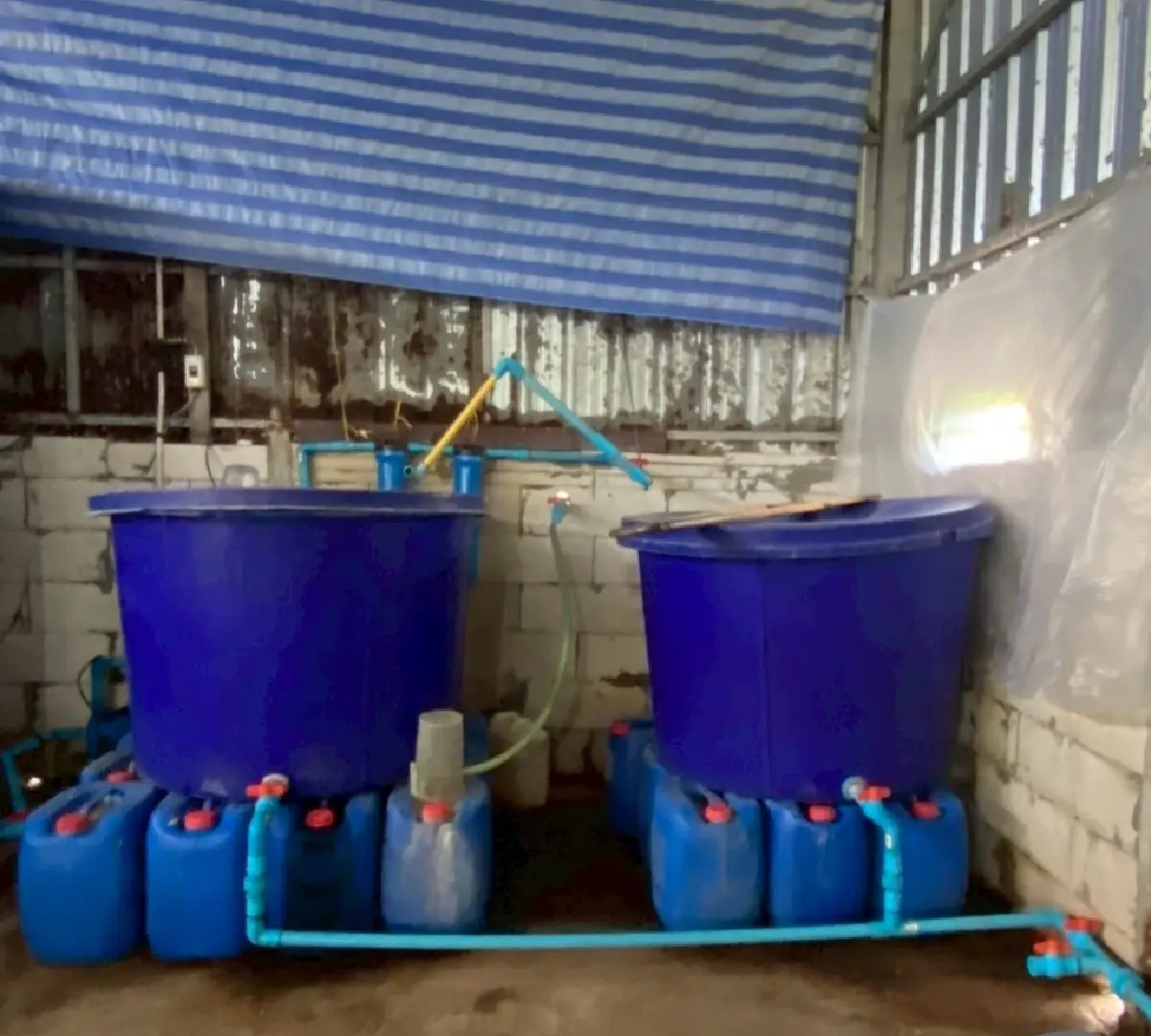 Một trung tướng chỉ huy cuộc đột kích, tóm gọn đường dây sản xuất nước tương, cà phê giả quy mô lớn, tịch thu hơn 75.000 sản phẩm sắp tung ra thị trường - Ảnh 2